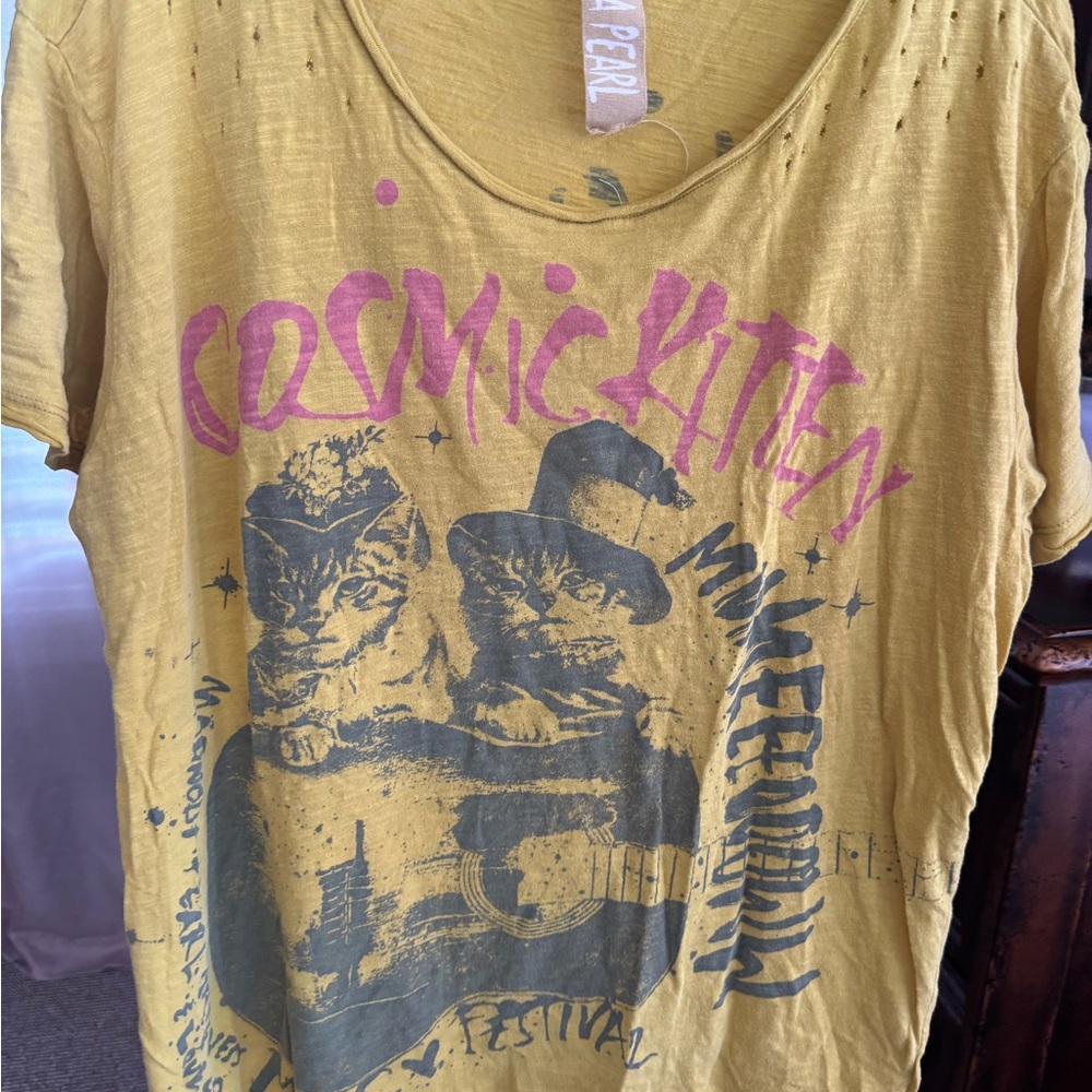 Magnolia Pearl Yellow Cosmic Kitten Tee